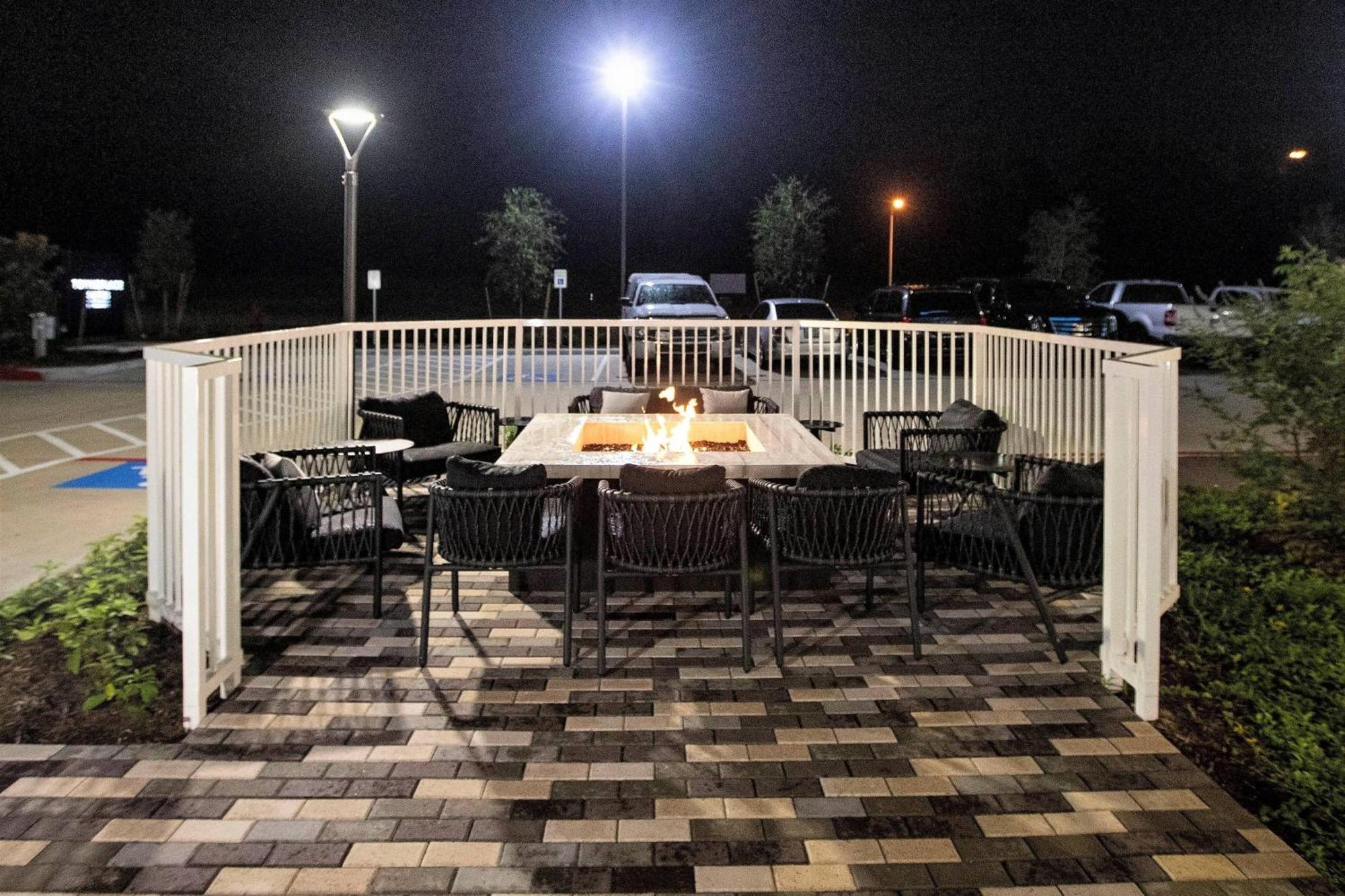 Towneplace Suites By Marriott Conroe Exteriör bild