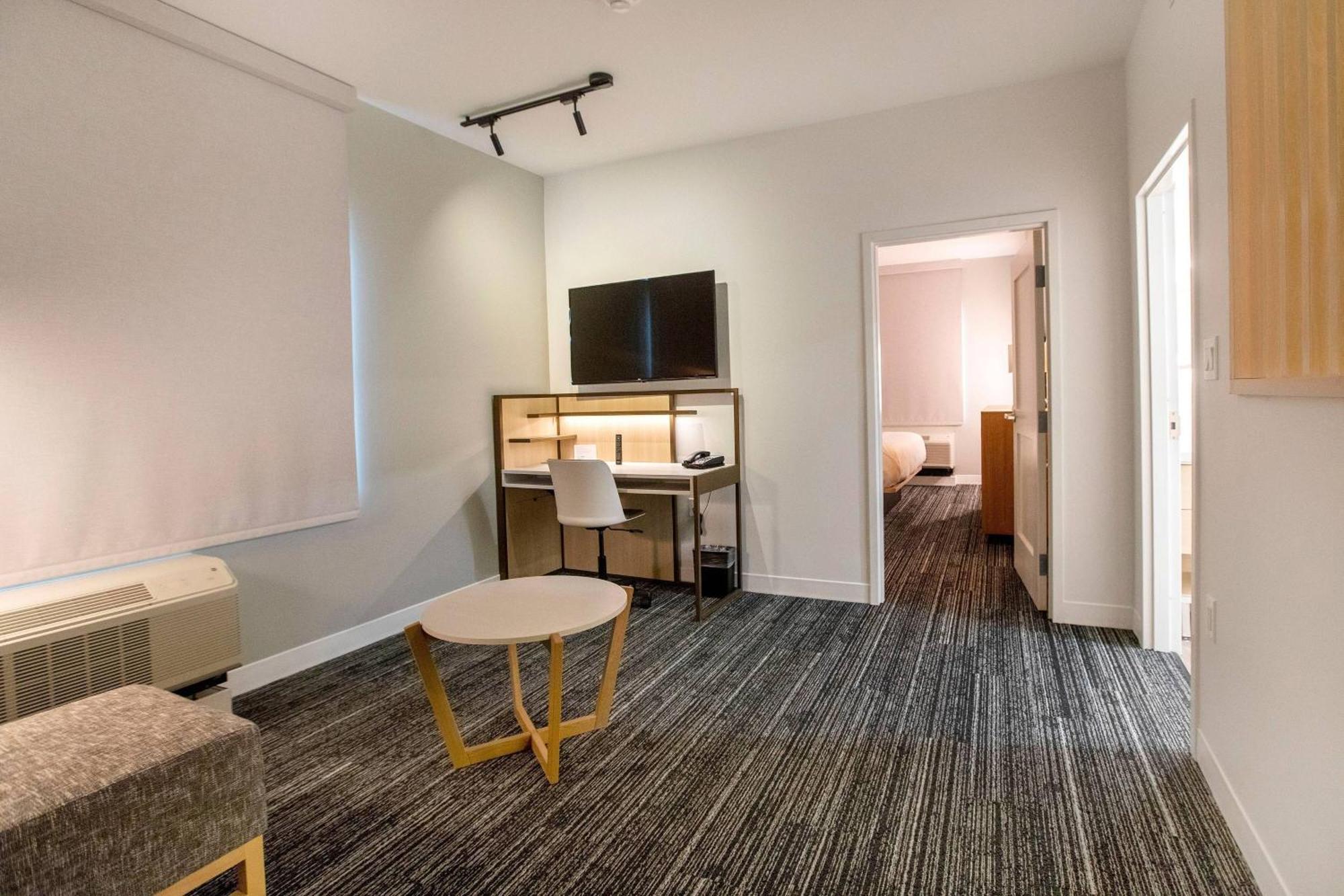 Towneplace Suites By Marriott Conroe Exteriör bild
